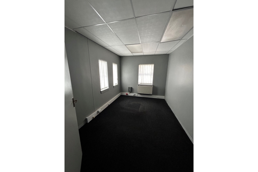 To Let commercial Property for Rent in Newton Park Eastern Cape